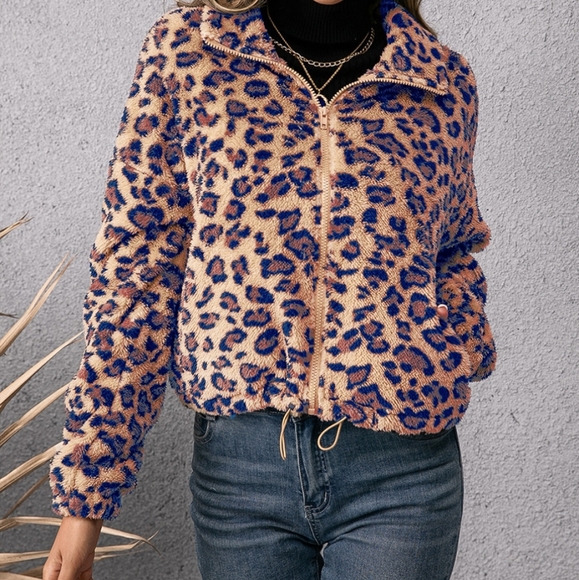 Wildly Stylish Leopard Zip-Up Jacket - Picture 3 of 8